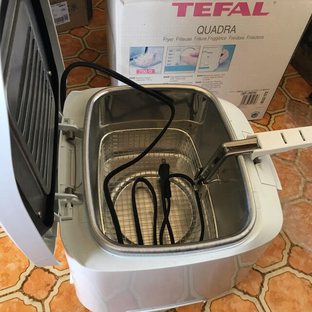 T-fal(ティファール)のTEFAL ティファール  電気フライヤー 新品 スマホ/家電/カメラの調理家電(調理機器)の商品写真