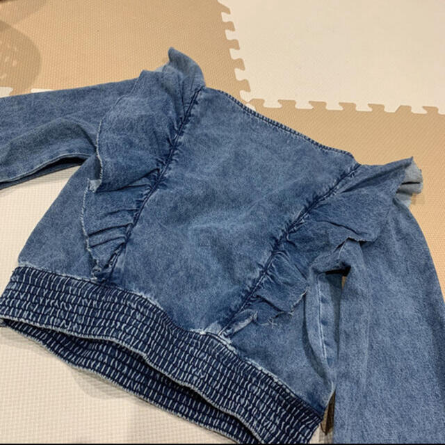 ZARA(ザラ)のbershka デニム　フリル　ブラウス レディースのトップス(シャツ/ブラウス(長袖/七分))の商品写真