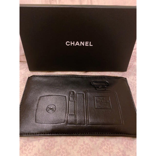 シャネル　CHANEL ポーチ　箱無し レザー　ノベルティ　皮　バッグ