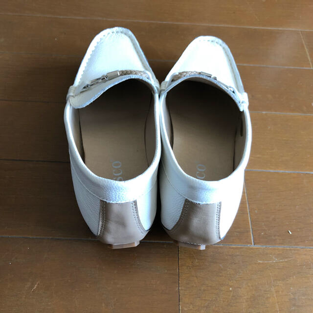 KISCO 白ローファー レディースの靴/シューズ(ローファー/革靴)の商品写真