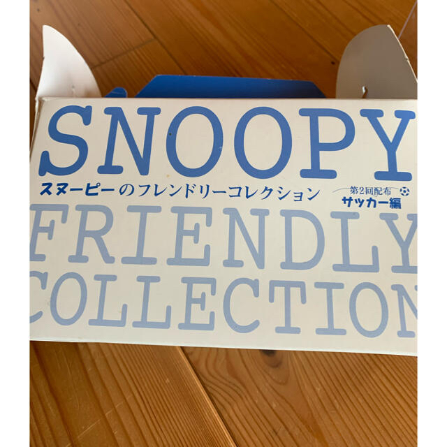 SNOOPY(スヌーピー)の非売品　レア　スヌーピーのフレンドリーコレクション　サッカー編 エンタメ/ホビーのコレクション(ノベルティグッズ)の商品写真