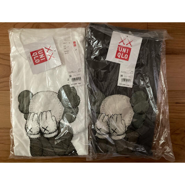 kaws ユニクロ　Tシャツ　新品未使用　Mサイズ