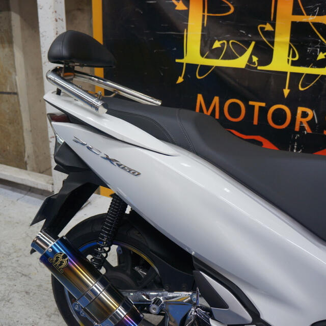 バックレスト PCX125CC