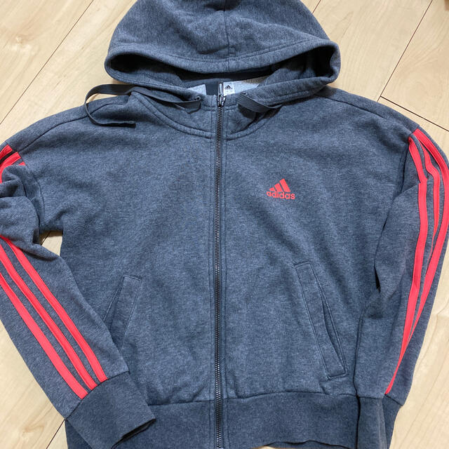 adidas(アディダス)のadidasパーカー レディースのトップス(パーカー)の商品写真