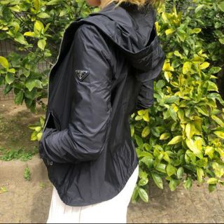 30%OFF SALE セール PRADAナイロンパーカー29Z597 40ブラック - 通販
