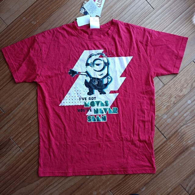 ミニオン(ミニオン)の新品　ミニオンTシャツ　赤　Ｌサイズ レディースのトップス(Tシャツ(半袖/袖なし))の商品写真
