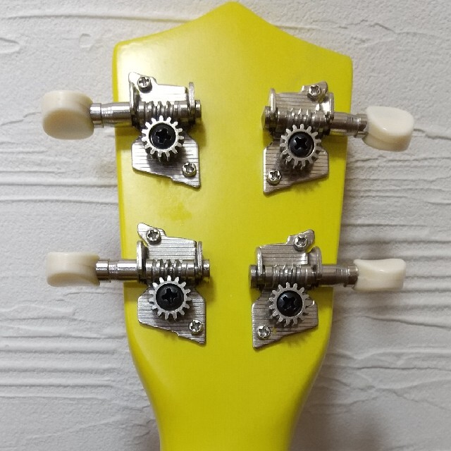 mika.ko様専用 ウクレレ Beatles Yellow Submarins 楽器のウクレレ(ソプラノウクレレ)の商品写真