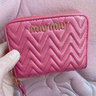 ミュウミュウ(miumiu)の今月の値下げ♡美品♡MIUMIU♡マトラッセ♡コインケース(コインケース)