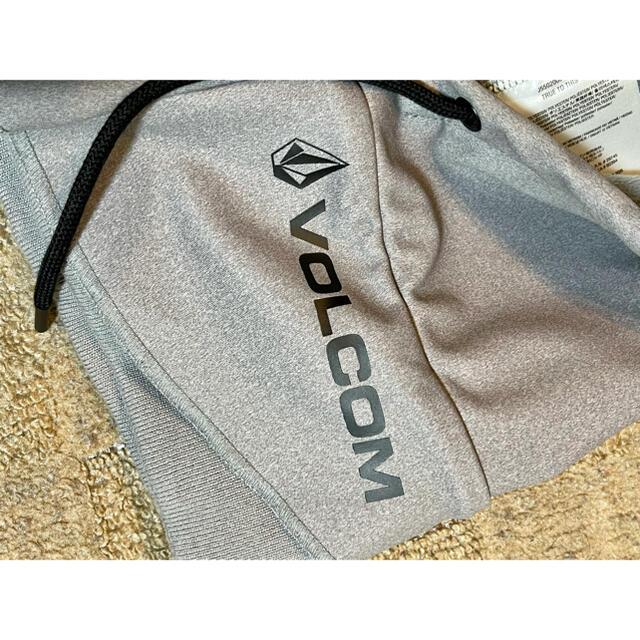 volcom(ボルコム)の【新品 未使用！】VOLCOM ボルコム / バラクラバ / 撥水 グレー スポーツ/アウトドアのスノーボード(ウエア/装備)の商品写真