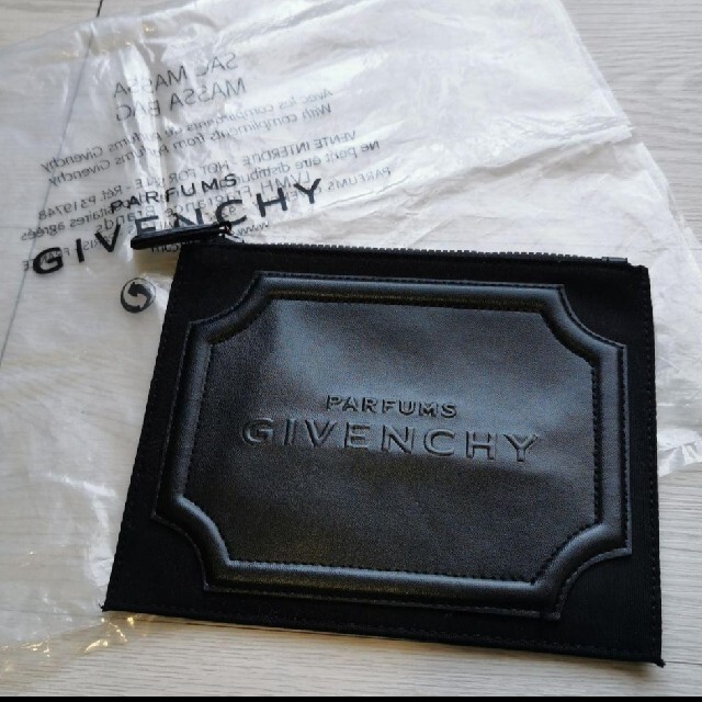 GIVENCHY(ジバンシィ)のGIVENCHY　ジバンシー　コスメポーチ レディースのファッション小物(ポーチ)の商品写真