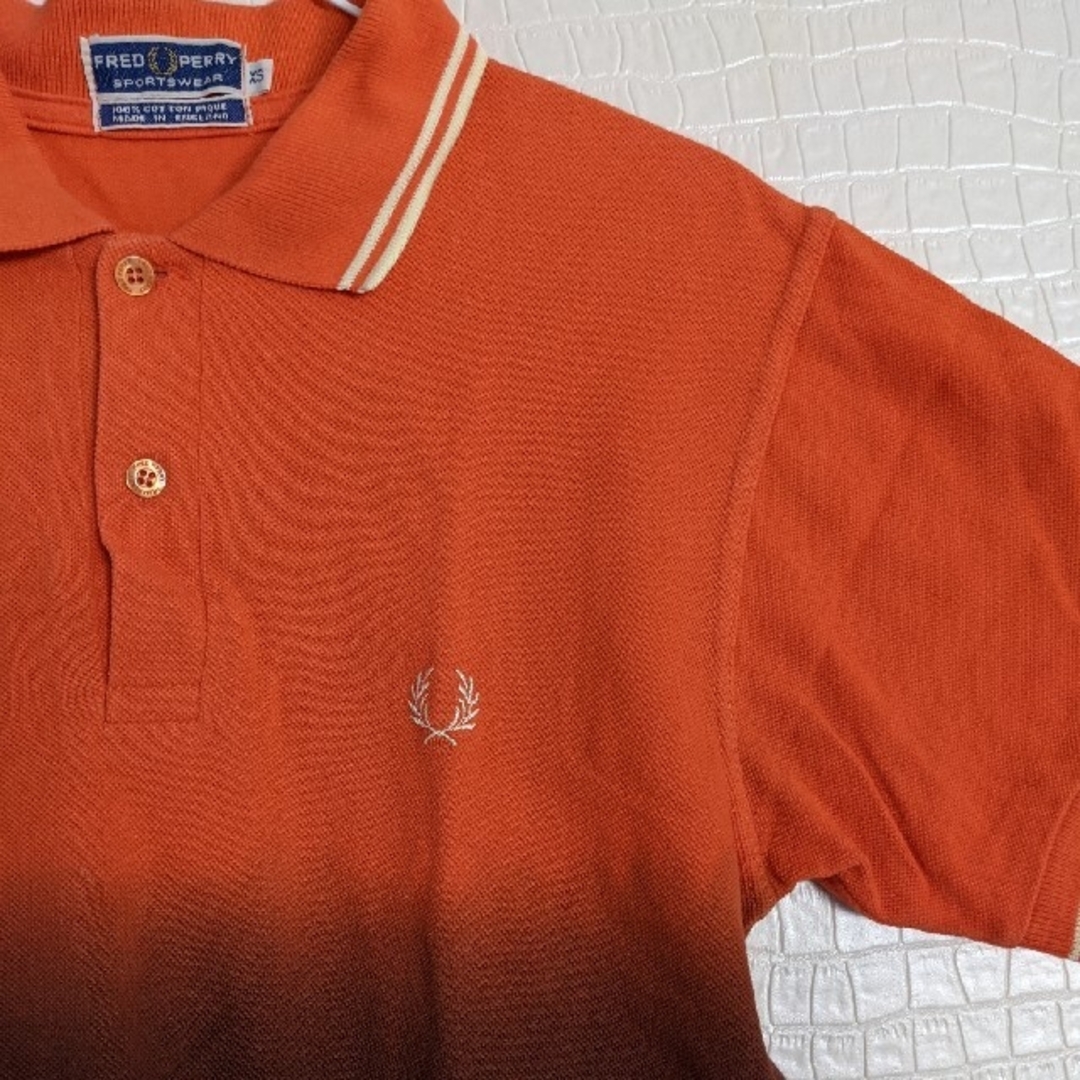 FRED PERRY(フレッドペリー)のFREDPERRY フレッドペリー オレンジ england ポロシャツ メンズのトップス(ポロシャツ)の商品写真