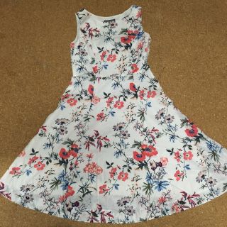 Laura Ashley Laura Ashley 花柄ワンピースの通販 By Norah S Shop ローラアシュレイならラクマ