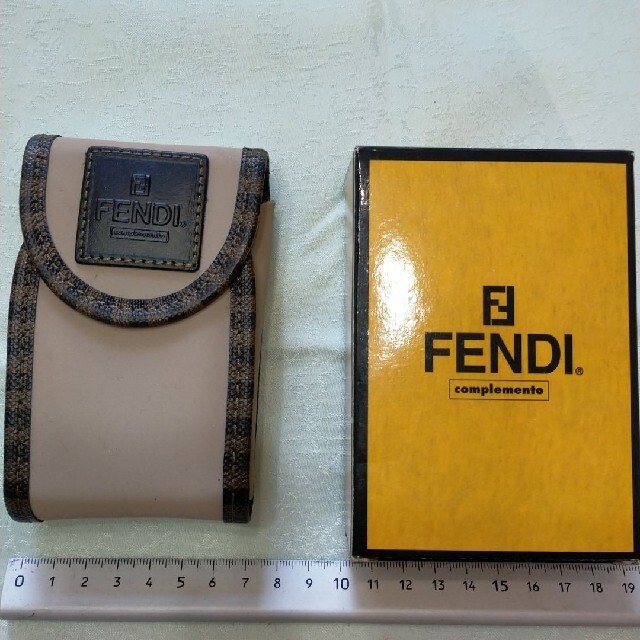 FENDI(フェンディ)のフェンディシガレットケース未使用 メンズのファッション小物(タバコグッズ)の商品写真