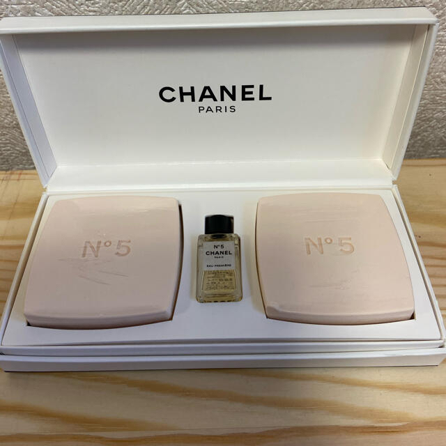 CHANEL(シャネル)のCHANEL シャネル　石鹸　香水　yuga141122様専用 コスメ/美容のボディケア(ボディソープ/石鹸)の商品写真