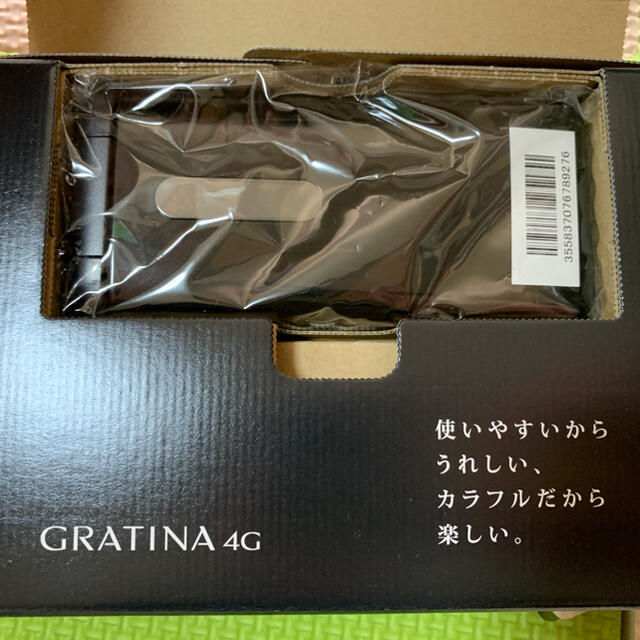 京セラ(キョウセラ)の専用　未使用品　au gratina 4g ホワイト スマホ/家電/カメラのスマートフォン/携帯電話(携帯電話本体)の商品写真