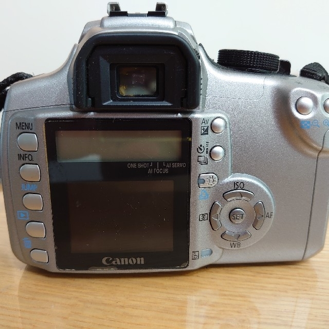 Canon(キヤノン)の❴値下げ❵ Canon EOS Kiss Digital N スマホ/家電/カメラのカメラ(デジタル一眼)の商品写真