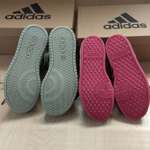 adidas(アディダス)のアディダス　ハイカットスニーカー　21cm・20cm　2点セット キッズ/ベビー/マタニティのキッズ靴/シューズ(15cm~)(スニーカー)の商品写真