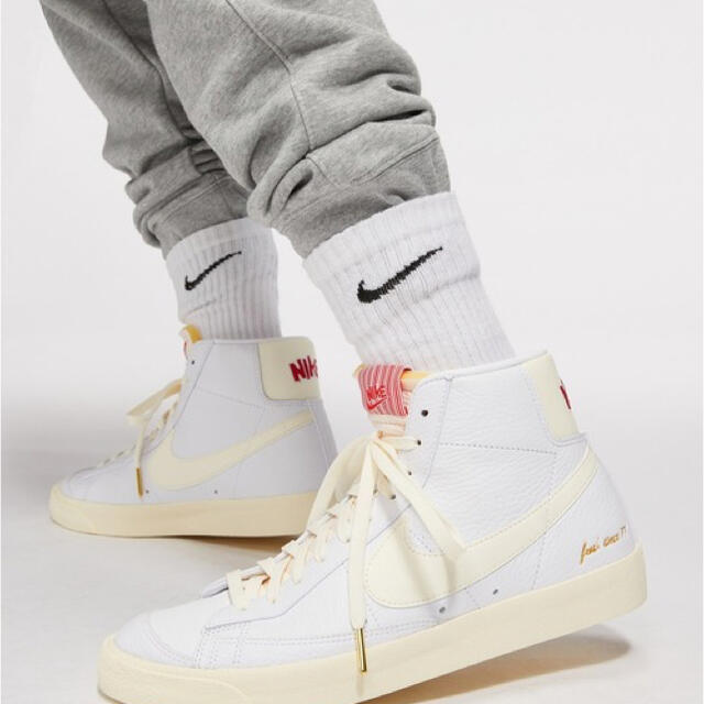 NIKE(ナイキ)のナイキ ブレーザー MID '77 ビンテージ メンズシューズ　27cm 新品 メンズの靴/シューズ(スニーカー)の商品写真