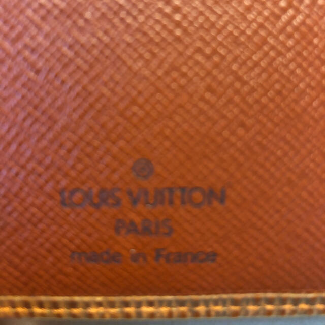 LOUIS VUITTON(ルイヴィトン)のLOUIS VUITTON  エピ　二つ折り財布 レディースのファッション小物(財布)の商品写真