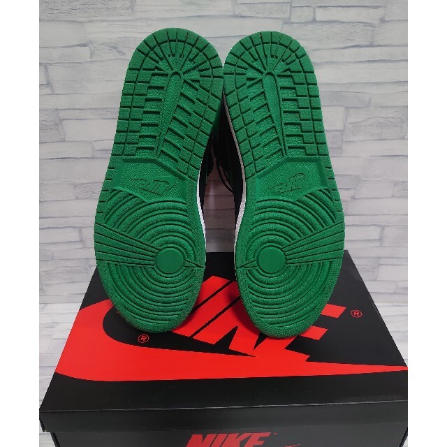 NIKE(ナイキ)のNIKE AIR JORDAN 1 RETRO HI OG PINE GREEN メンズの靴/シューズ(スニーカー)の商品写真