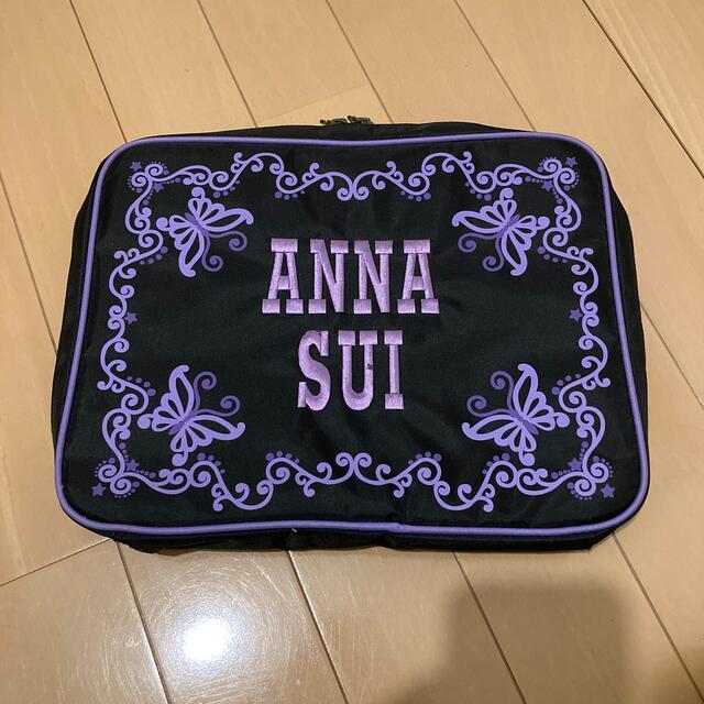 ANNA SUI(アナスイ)のANNA SUI ロゴ刺繍スーパーマルチバッグ レディースのファッション小物(ポーチ)の商品写真