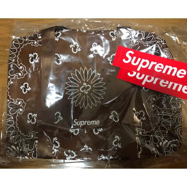 Supreme(シュプリーム)のBandana Tarp Small Duffle Bag シュプリーム　バック メンズのバッグ(トートバッグ)の商品写真