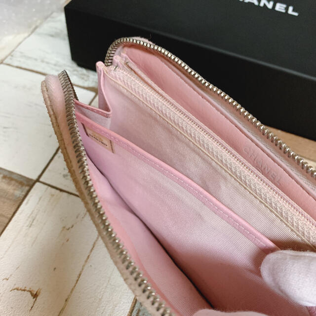 CHANEL(シャネル)のCHANEL シャネル ドーヴィル ラウンドジップ 長財布 レディースのファッション小物(財布)の商品写真