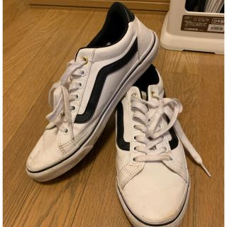 ヴァンズ(VANS)の最終値下げ　　vans  スニーカー　　白✖️紺　25センチ(スニーカー)