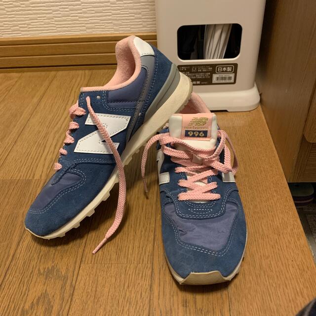 New Balance(ニューバランス)のnene様専用最終値下げ！New Balance 996 紺×ピンク  22.5 レディースの靴/シューズ(スニーカー)の商品写真