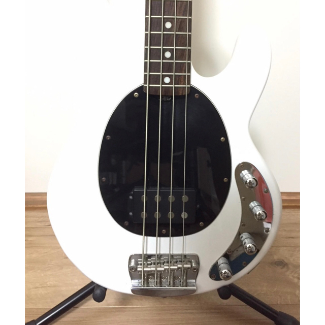 合計18万円7000円　STERLING BY MUSICMAN RAY34 楽器のベース(エレキベース)の商品写真