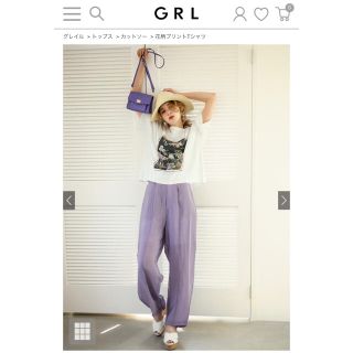 グレイル(GRL)の【新品未使用】グレイル　花柄プリントTシャツ(Tシャツ(半袖/袖なし))