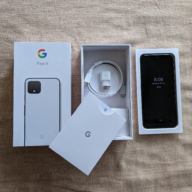 Google Pixel(グーグルピクセル)のGoogle Pixel4 64GB Clearly White ケース2つ付 スマホ/家電/カメラのスマートフォン/携帯電話(スマートフォン本体)の商品写真