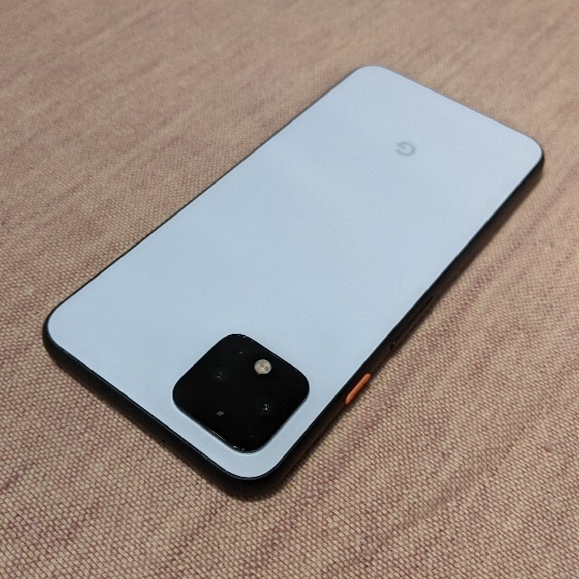 Google Pixel(グーグルピクセル)のGoogle Pixel4 64GB Clearly White ケース2つ付 スマホ/家電/カメラのスマートフォン/携帯電話(スマートフォン本体)の商品写真