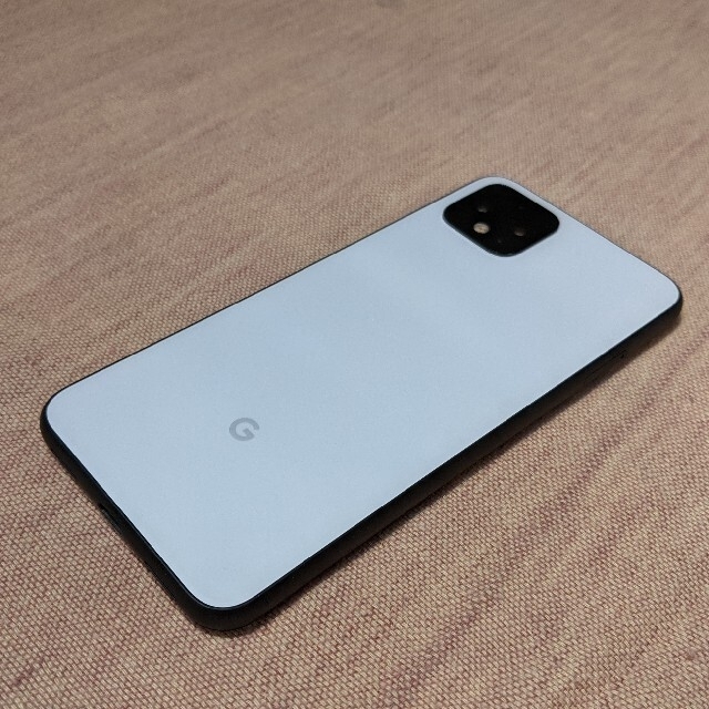 Google Pixel(グーグルピクセル)のGoogle Pixel4 64GB Clearly White ケース2つ付 スマホ/家電/カメラのスマートフォン/携帯電話(スマートフォン本体)の商品写真