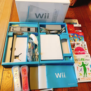 ニンテンドウ(任天堂)のNintendo Wii & Wii Fit Plus(家庭用ゲーム機本体)