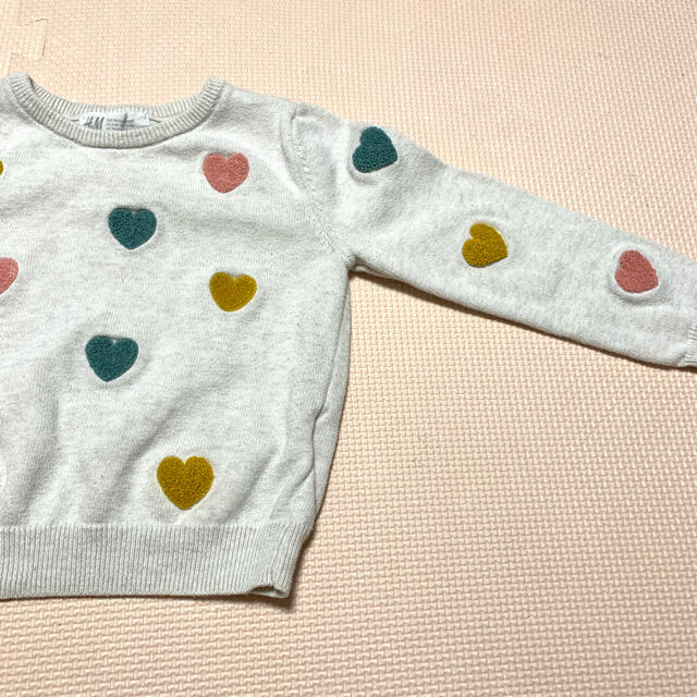 H&M(エイチアンドエム)のH&M ニット　90 ハート　女の子　長袖 キッズ/ベビー/マタニティのキッズ服女の子用(90cm~)(ニット)の商品写真