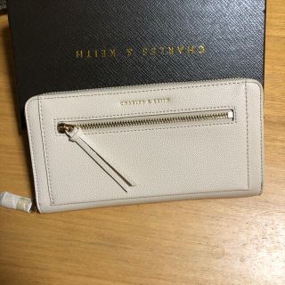 チャールズアンドキース(Charles and Keith)の【新品】CHARLES&KEITH  レディース長財布　(財布)