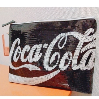 コカコーラ(コカ・コーラ)の新品 コカ・コーラ スパンコール クラッチバッグ ブラック(クラッチバッグ)