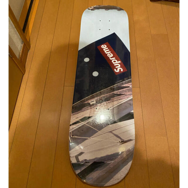 Supreme(シュプリーム)のSupreme Banner Skateboard スケボー デッキ新品未使用 スポーツ/アウトドアのスポーツ/アウトドア その他(スケートボード)の商品写真