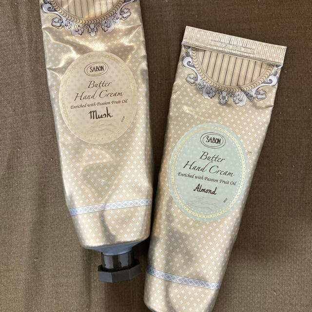 SABON(サボン)のサボン　バターハンドクリーム70ml　ムスク　アーモンド　2本セット コスメ/美容のボディケア(ハンドクリーム)の商品写真