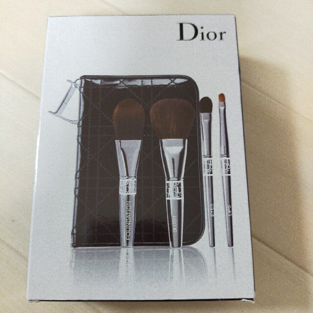 Christian Dior - Dior メイクブラシ セット 未使用の通販 by pon's ...