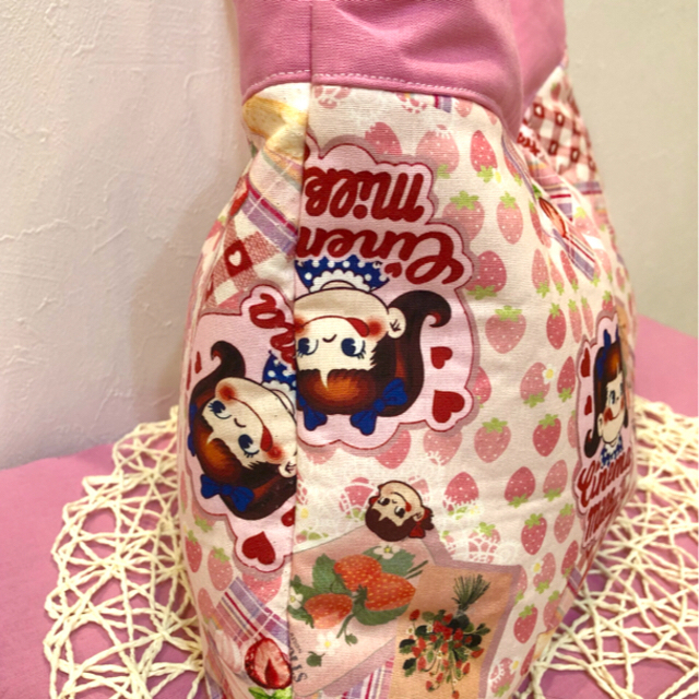 【最終価格❗️❗️❗️】ペコちゃん☆ストロベリータック付きバック ハンドメイドのファッション小物(バッグ)の商品写真