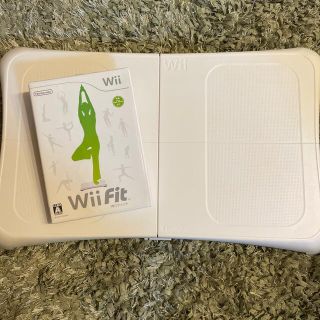 ウィー(Wii)のNintendo Wii fit(家庭用ゲーム機本体)