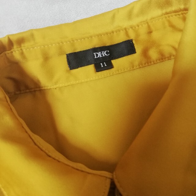 DHC(ディーエイチシー)のDHC   ゴールド　ブラウス レディースのトップス(シャツ/ブラウス(長袖/七分))の商品写真