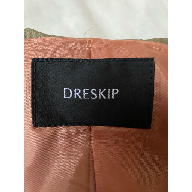 DRESKIP(ドレスキップ)のカーキ色のコート レディースのジャケット/アウター(ミリタリージャケット)の商品写真