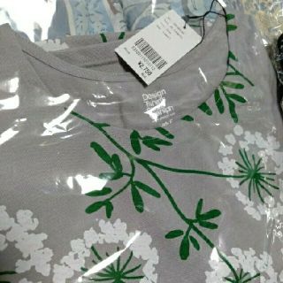 グラニフ(Graniph)のミーフィー様専用 グラニフ 花柄 グレー(Tシャツ(半袖/袖なし))