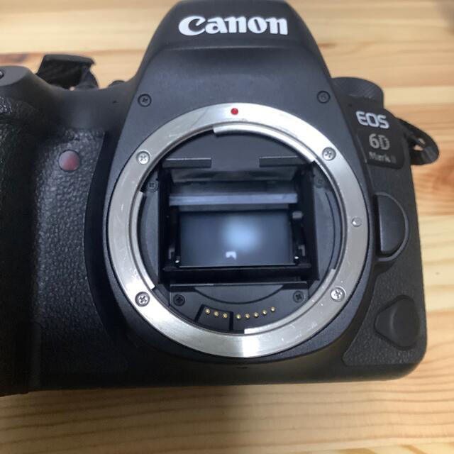 Canon(キヤノン)のeos6d mark2 本体　レンズ込み スマホ/家電/カメラのカメラ(デジタル一眼)の商品写真