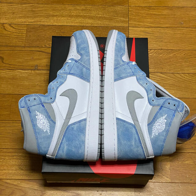 NIKE(ナイキ)の30 JORDAN 1 RETRO HIGH OG HYPER ROYAL メンズの靴/シューズ(スニーカー)の商品写真