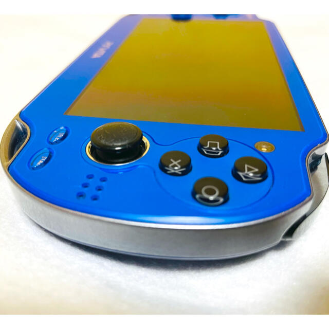 PlayStation Vita(プレイステーションヴィータ)のPlayStation Vita PCH-1000 ZA04 サファイアブルー エンタメ/ホビーのゲームソフト/ゲーム機本体(家庭用ゲーム機本体)の商品写真