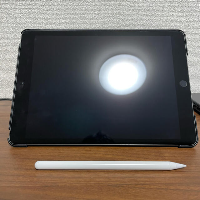 Apple(アップル)のiPad 8世代　128GB ペン、ケース付き スマホ/家電/カメラのPC/タブレット(タブレット)の商品写真